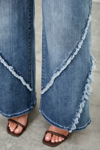 Mid Rise Wide Leg Denim Jeans w/ Frayed Seam