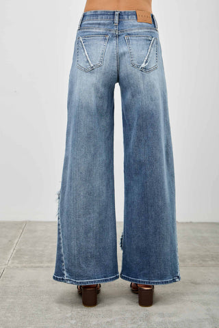 Mid Rise Wide Leg Denim Jeans w/ Frayed Seam