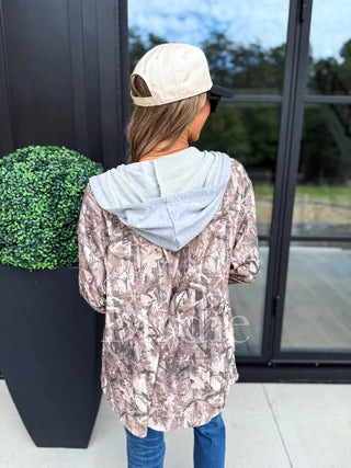Ribbed Shacket with Gray Hood in Dark Camo