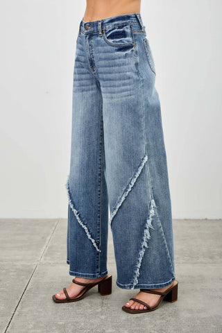 Mid Rise Wide Leg Denim Jeans w/ Frayed Seam