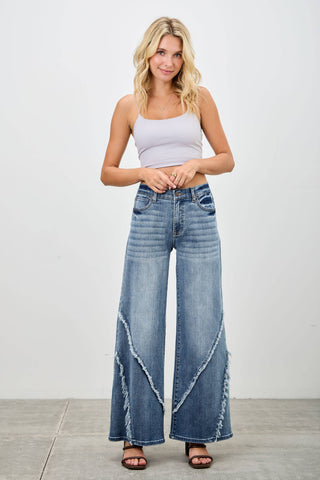 Mid Rise Wide Leg Denim Jeans w/ Frayed Seam
