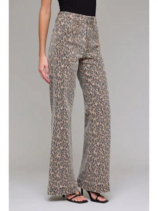 Hidden Jeans Cheetah Seam 33" Inseam Comfort Flare