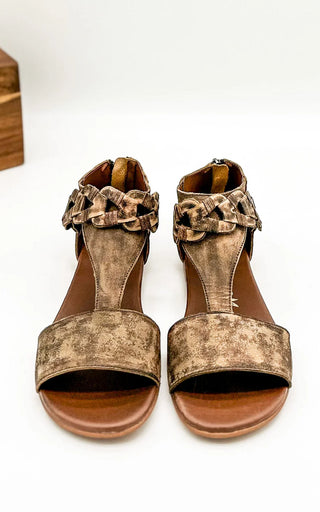 Leather Loop Sandals in Tan